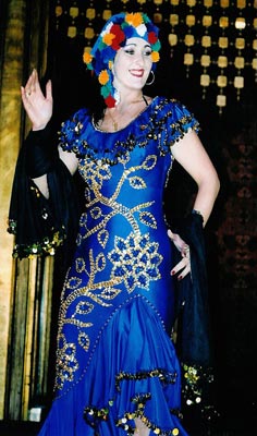 Даниэлла исполняет танец Mellaya Leff
